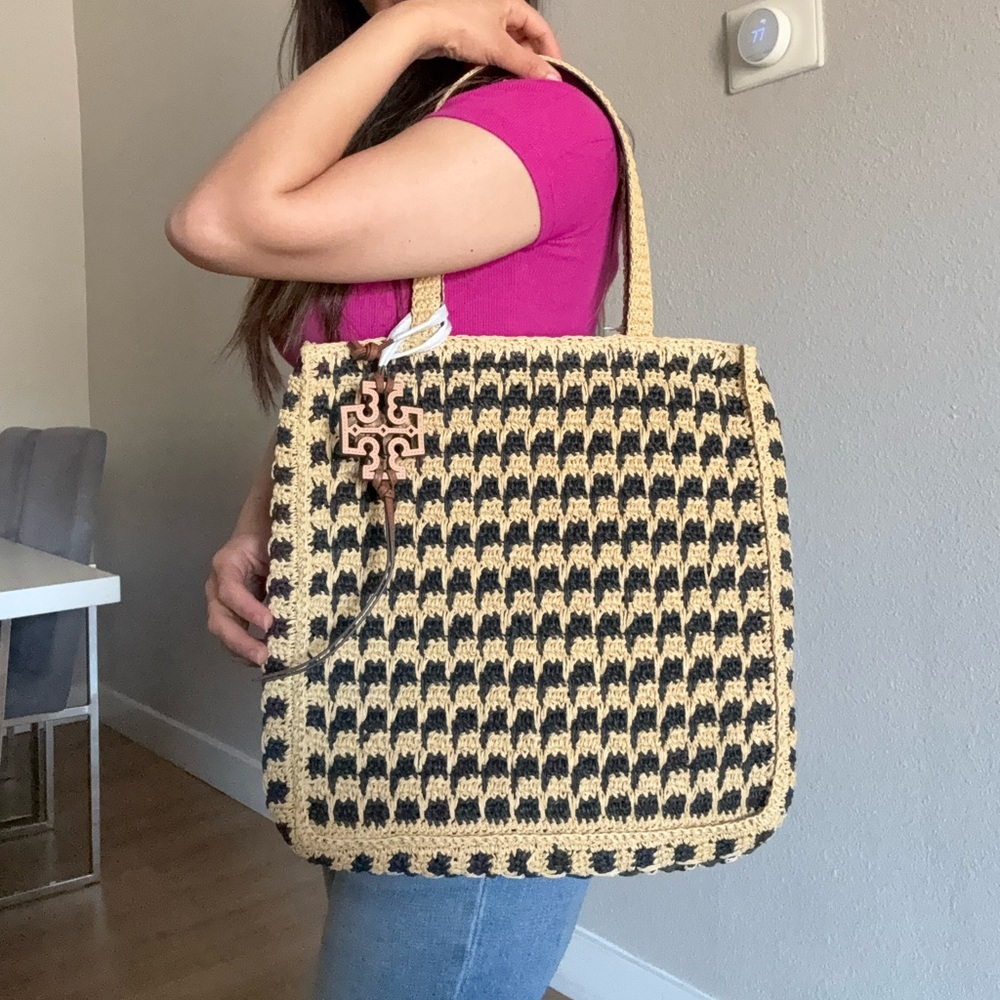 NWT , Tory Burch  straw Black and  tan Tote bag / black raffia - Picture 10 of 12